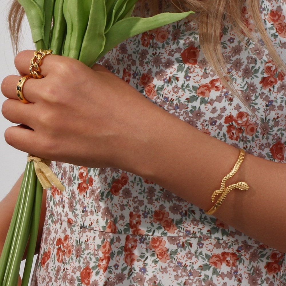 New 18K Gold Open Adjustable Snake Bangle, beautiful Bracelet, cute Bracelet. - Picture 2 of 6